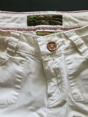 Tommy Bahama Indigo Palms White Flare Wide Leg Jeans Gold Details Size 4